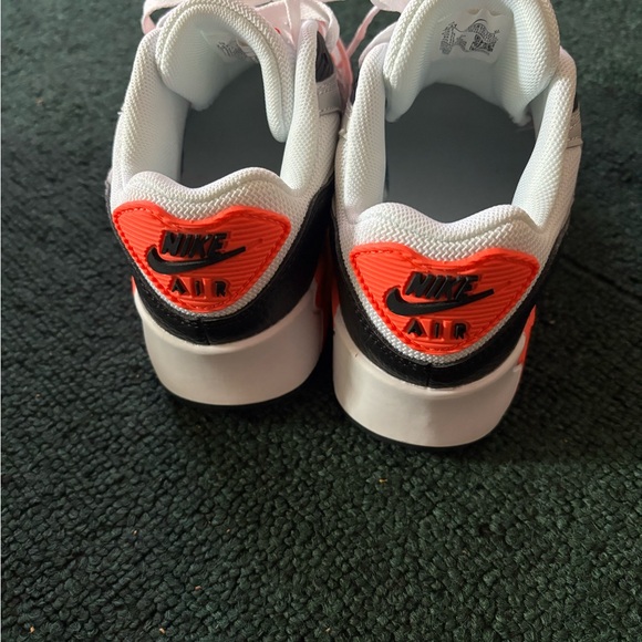 Nike Kids Air Max 90- 'Infrared' 2.5y - Picture 3 of 5